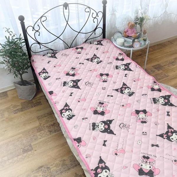 画像1: サンリオ(SANRIO) マイメロディ クロミ ひんやり冷感敷きパッドシーツ シングル キャラクター 約100cm×205cm SB-678-S [ B0DYYD89M5 / 4571687898007 / SB-678-S ] (1)