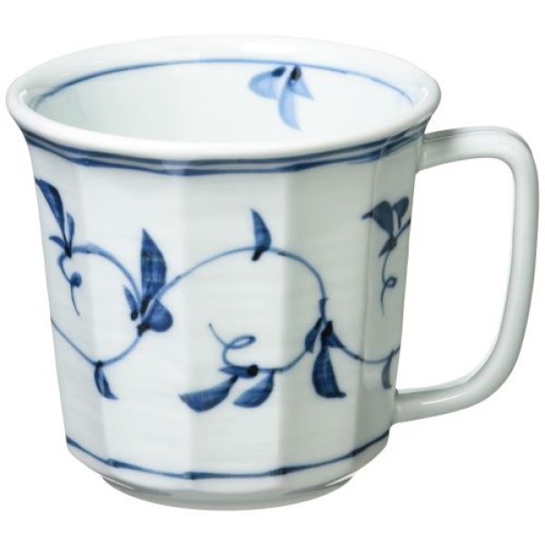 画像1: 西海陶器(Saikaitoki) 波佐見焼 「かるがる」 軽量 マグカップ 唐草柄 青色 日本製 32015 [ B071981QF7 / 4965451320151 / 32015 ] (1)